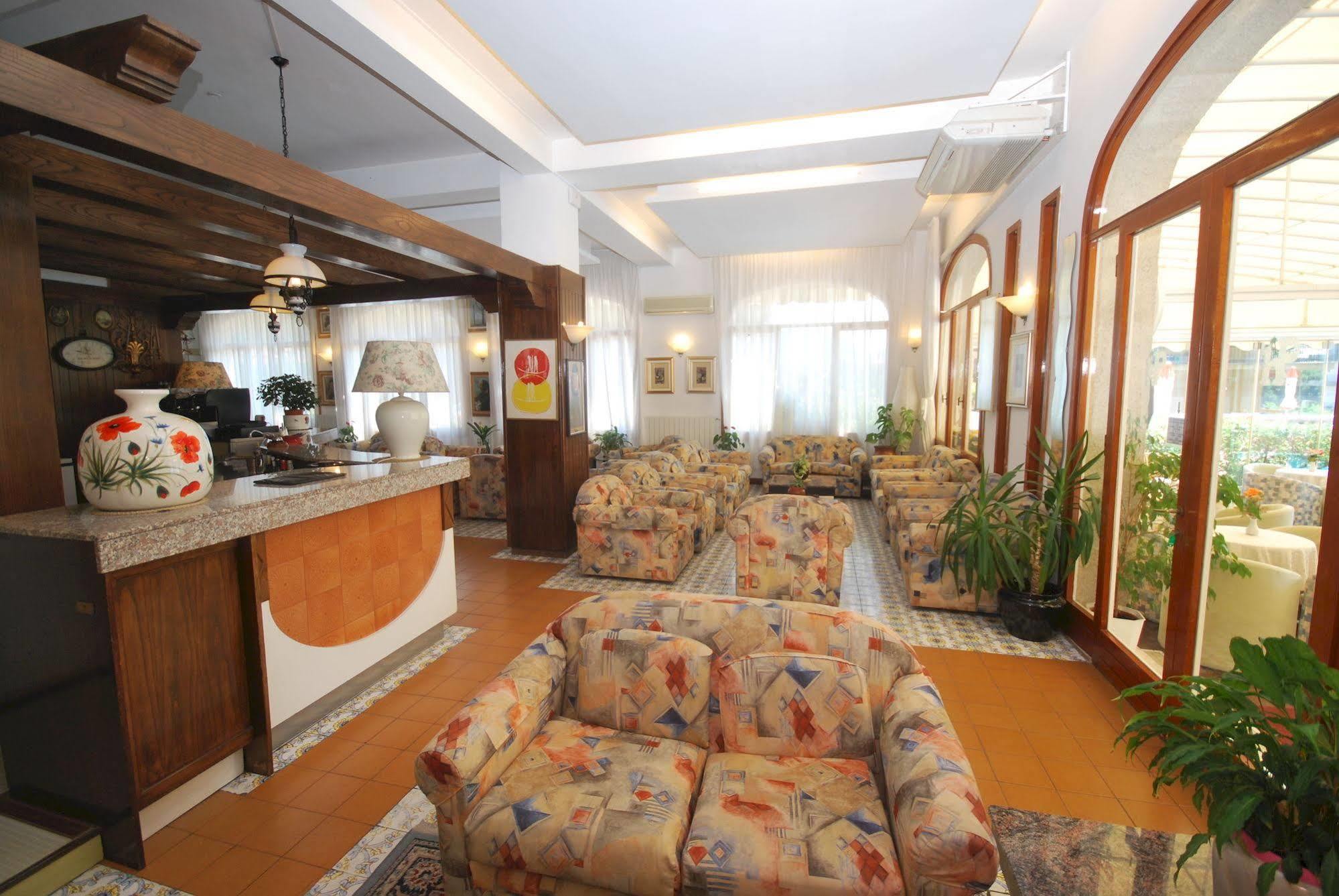 Hotel Paco П'єтра-Лігуре Екстер'єр фото
